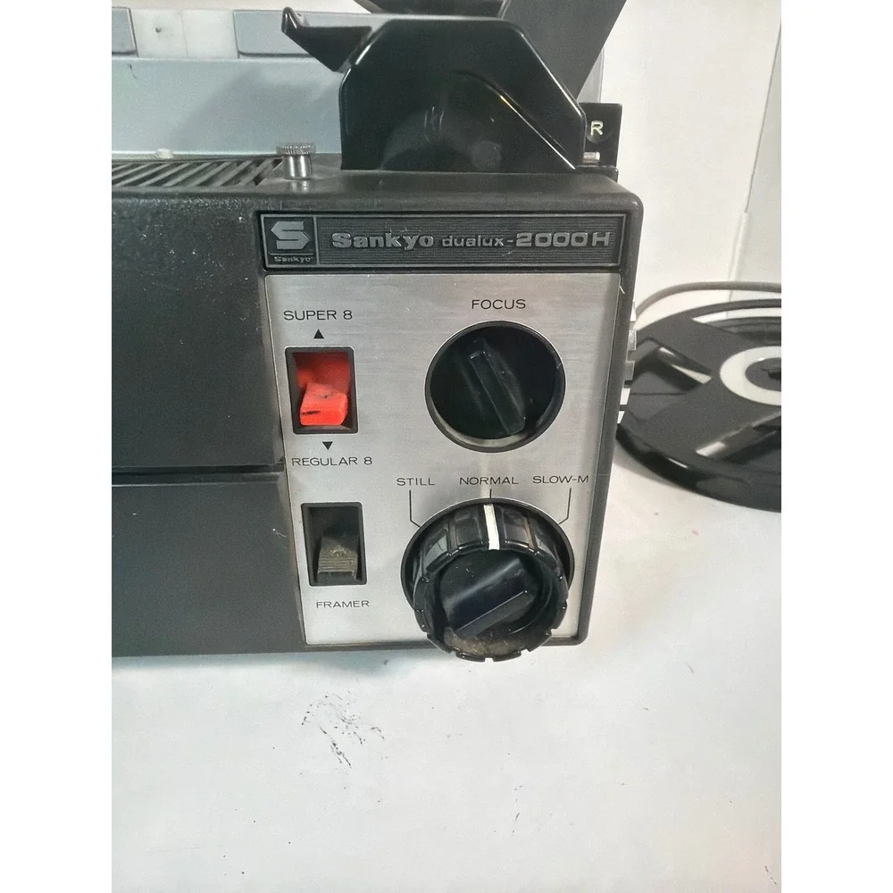 Sankyo Dualux-2000H Movie Projector Super 8 Regular 8mm Vintage Film Japan